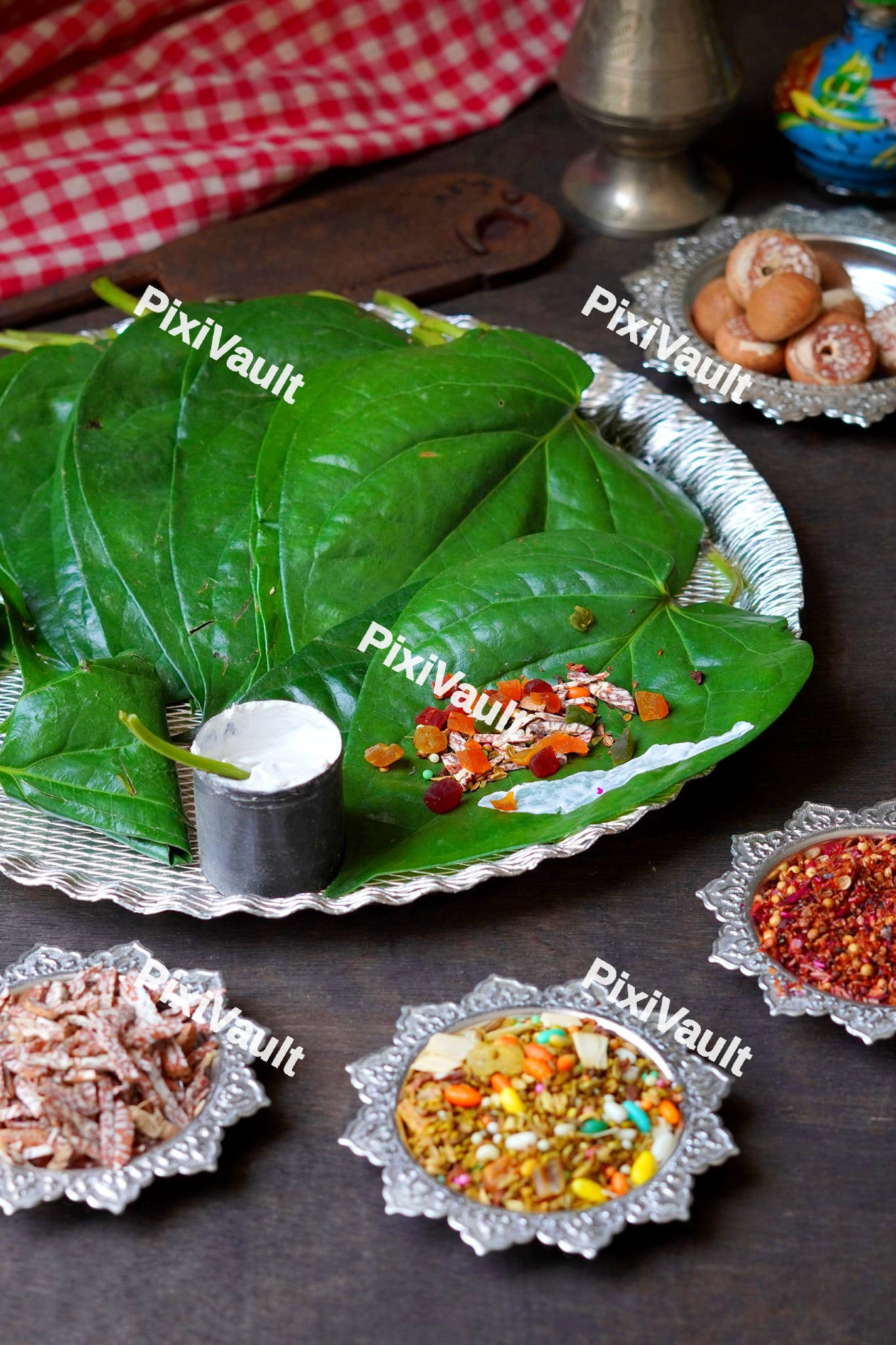 Tray with spicy and sweets